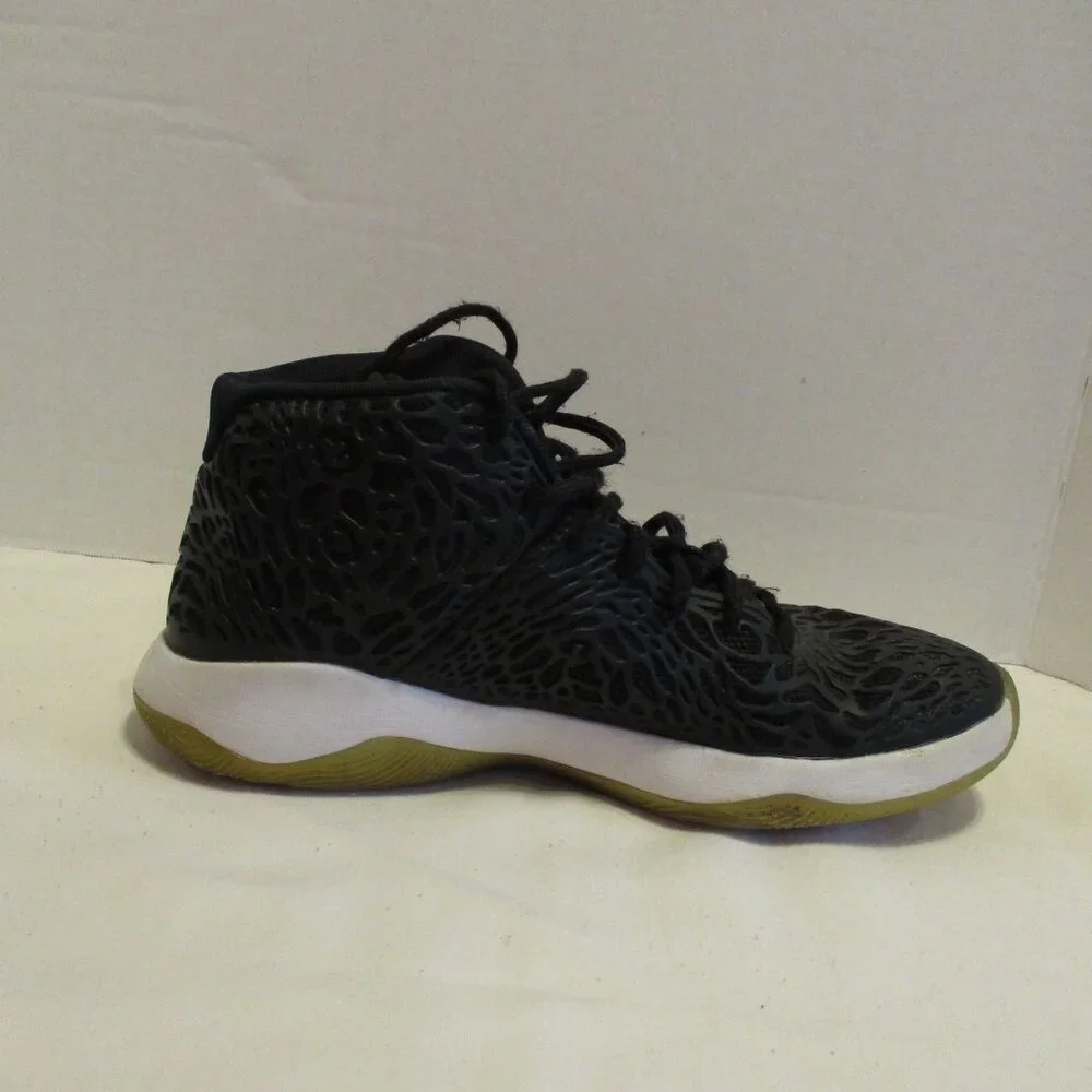 Jordan Shoes Men Size 9.5 Black White Fitness Athletic Basketball Sneakers